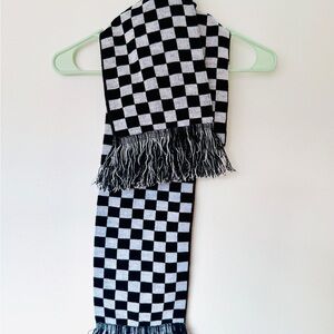NWOT Checkered Black and White Scarf